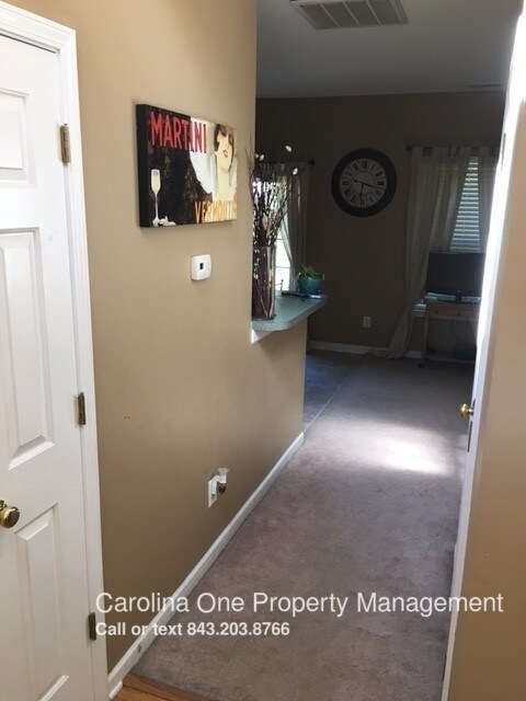 Building Photo - 122 Meadowvale Ln