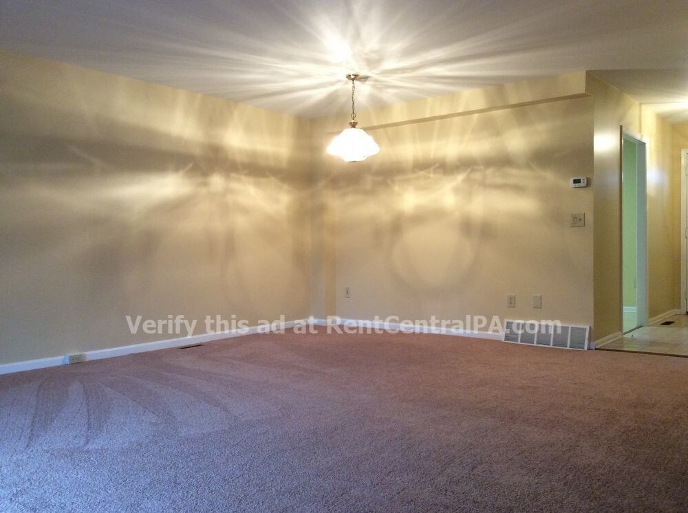 Foto principal - 910 Allenview Dr