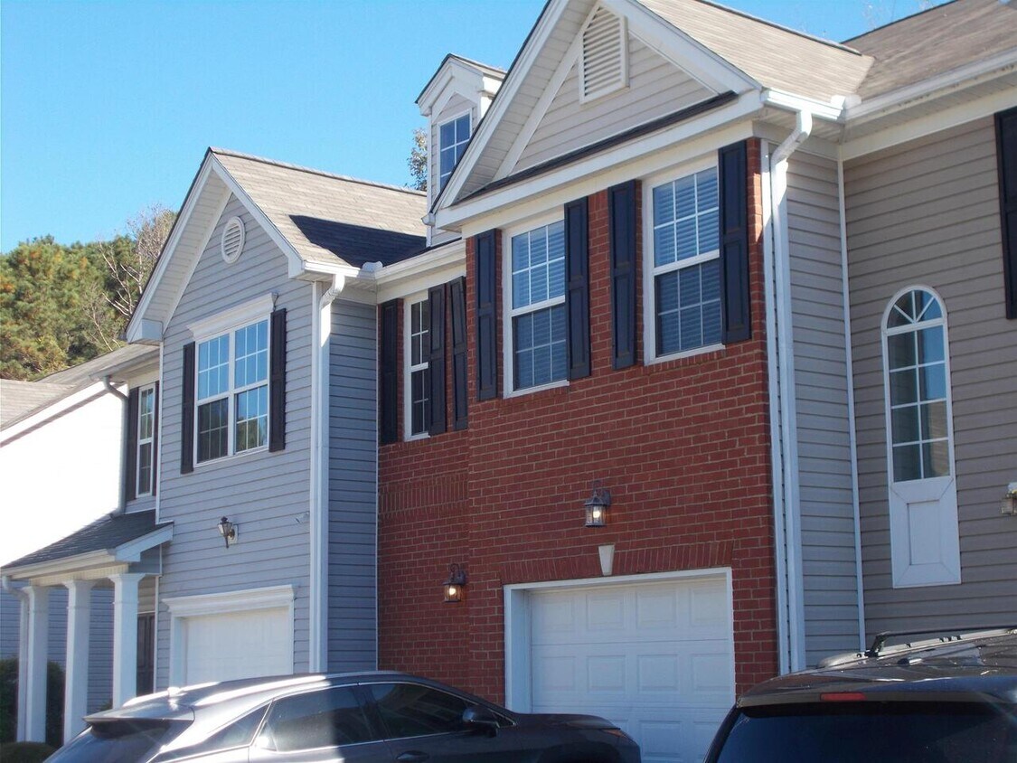 479 Lantern Wood Dr, Scottdale, GA 30079 Apartment for Rent in
