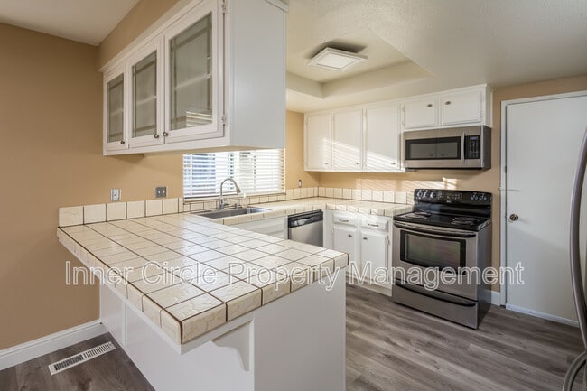 Building Photo - 304 Cabrillo Pl