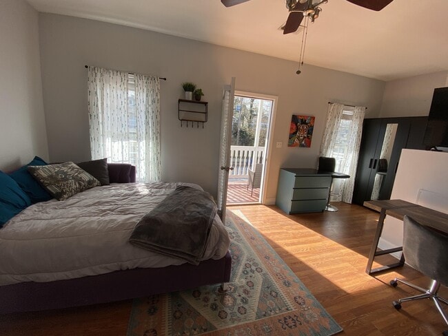 Photo - 130 Vanira Ave SE House