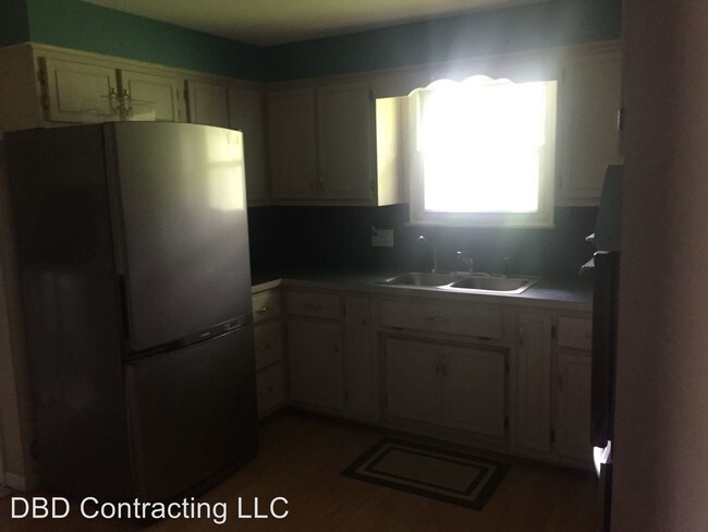 Building Photo - 3832 Wyandotte Dr