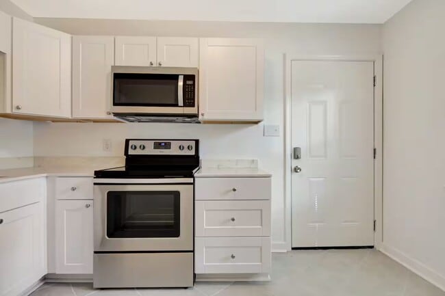 Building Photo - 19 Berkley Pl