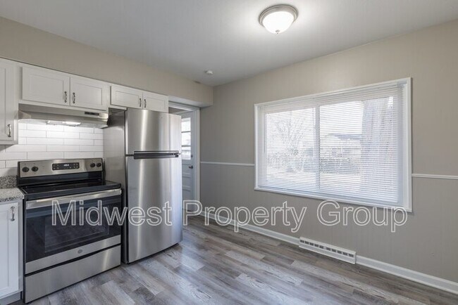 Building Photo - 6717 Lightwood Drive