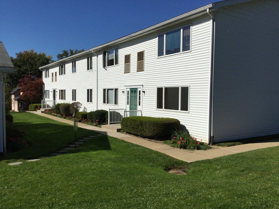 Building Photo - 470 Ormond Ave