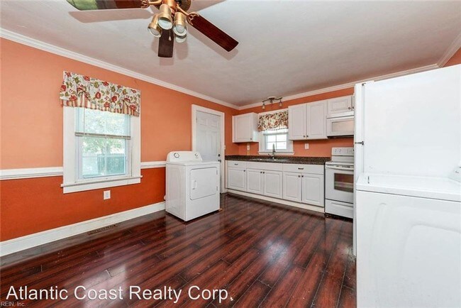 Building Photo - 2 br, 1 bath House - 132 Greenbrier Ave.