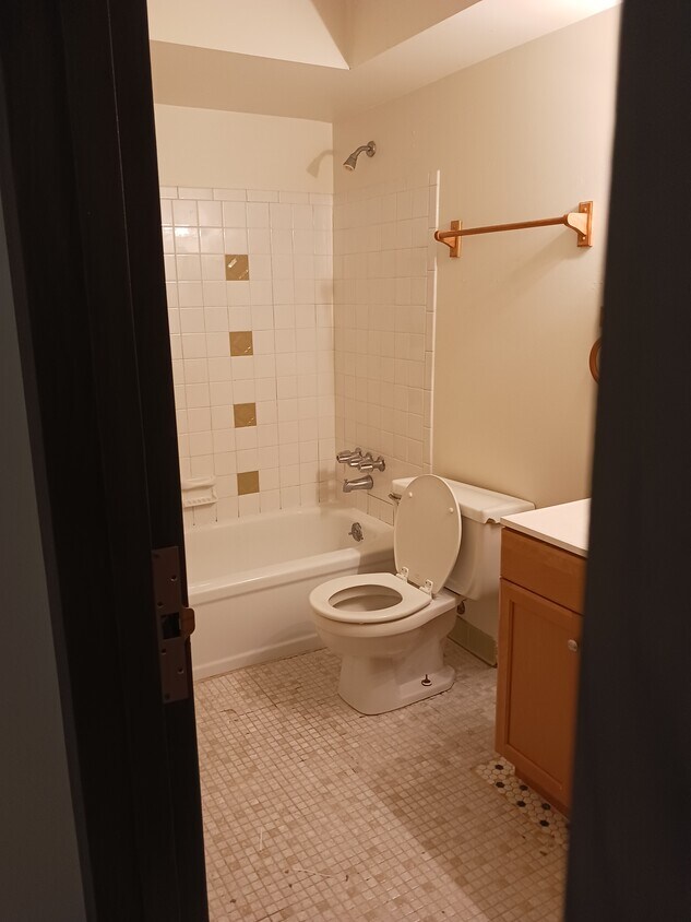 Building Photo - 1510 Brooke Park Dr