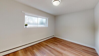 Interior Photo - Parkway Park