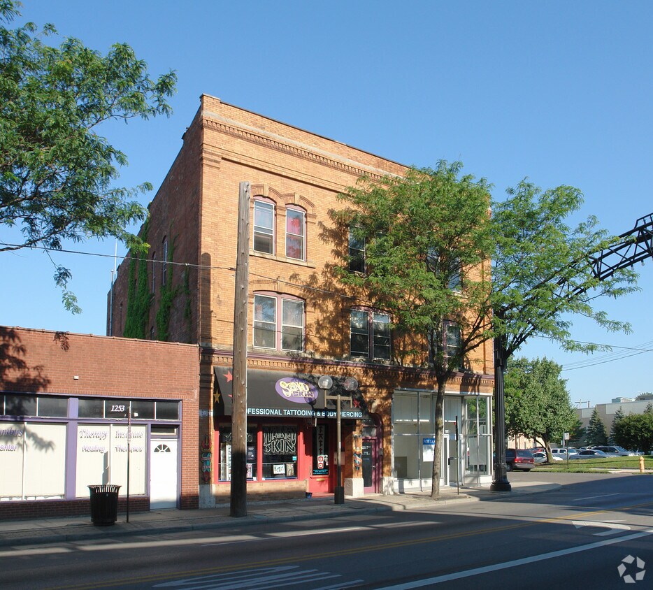 Building Photo - 1255-1259 N High St