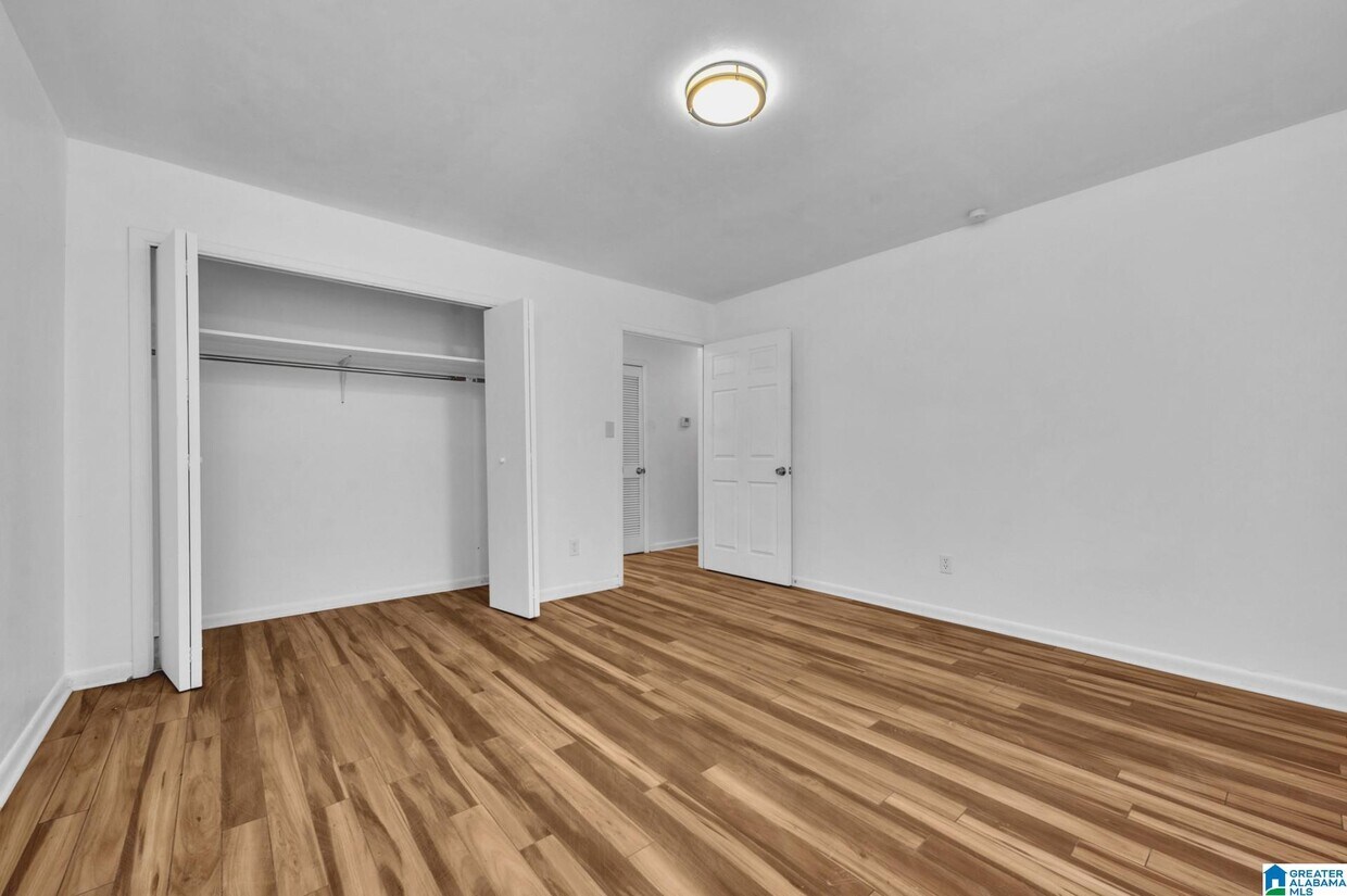 Foto principal - 7728 1st Ave S