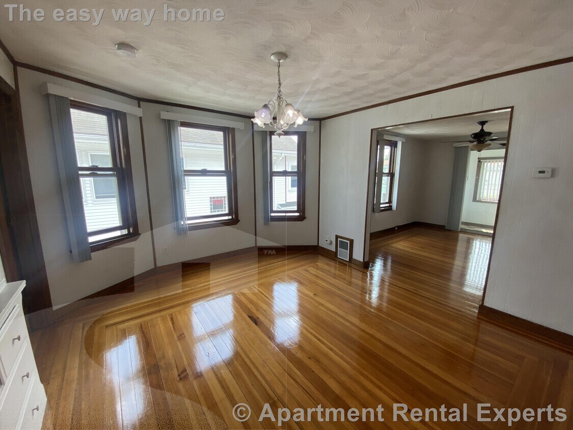 Primary Photo - 124 Willis Ave