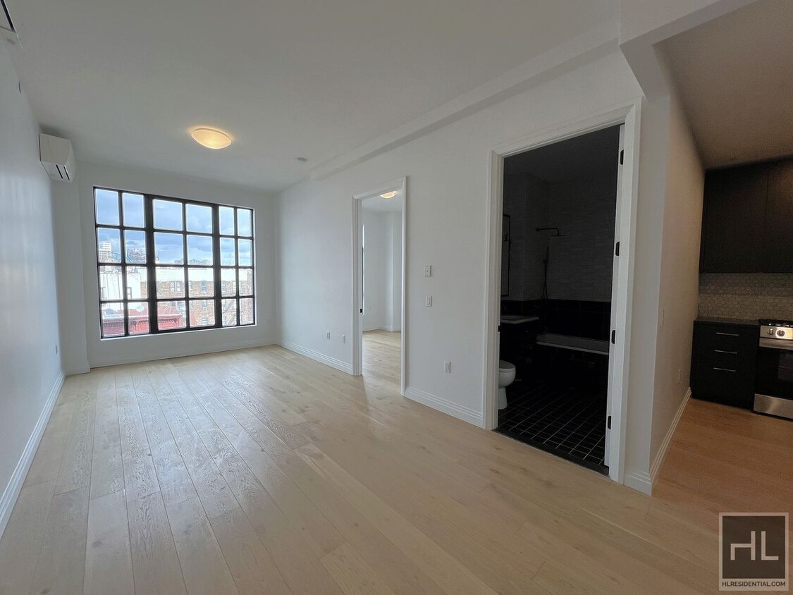 Foto principal - Luxurious 1 bedroom/1 Bathroom duplex apt ...