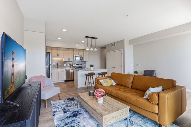 33-web-or-mls-10950-Red-Cir-Dr-33 - Townline Apartments