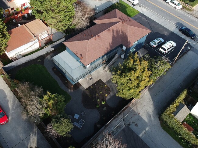 24º DRON1 - 24th Ave Apartments