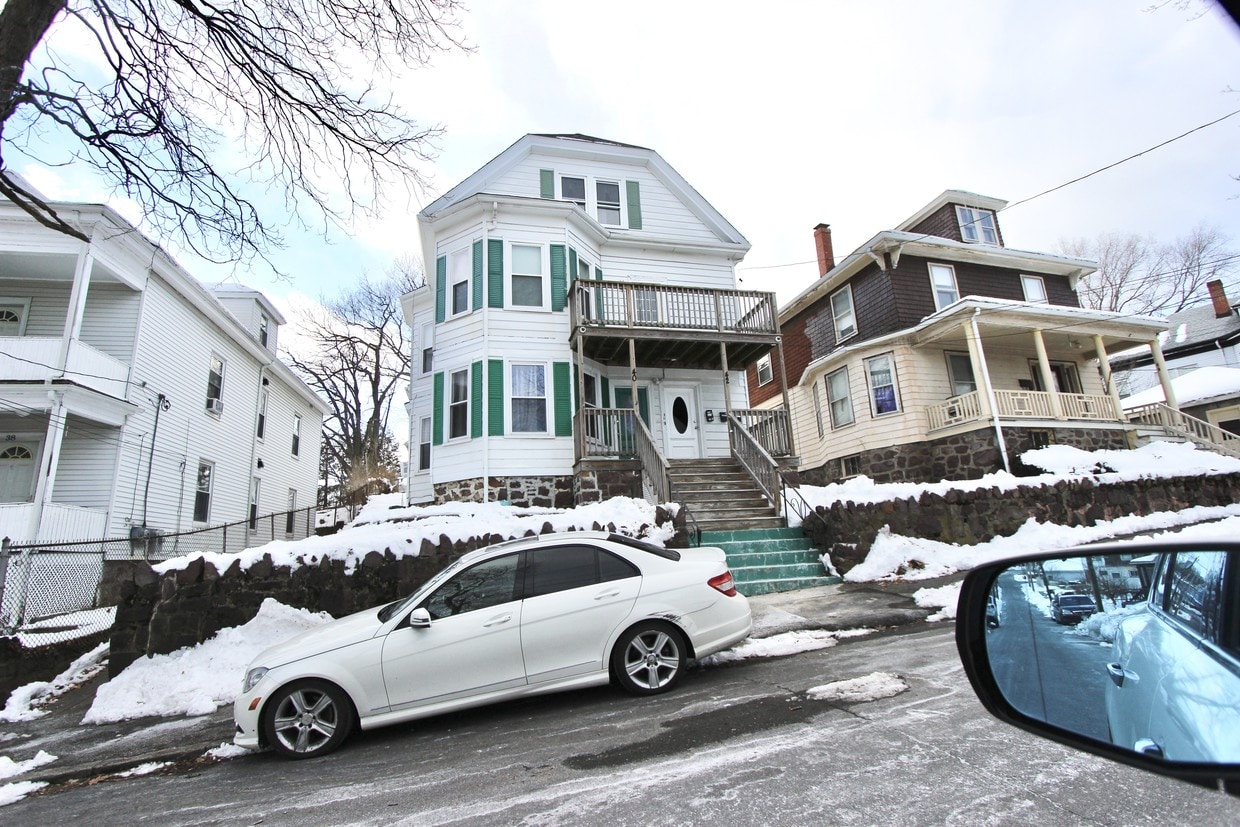 Primary Photo - 40-42 Raddin Grove Ave
