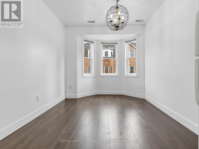 Building Photo - 760 Lawrence Ave W