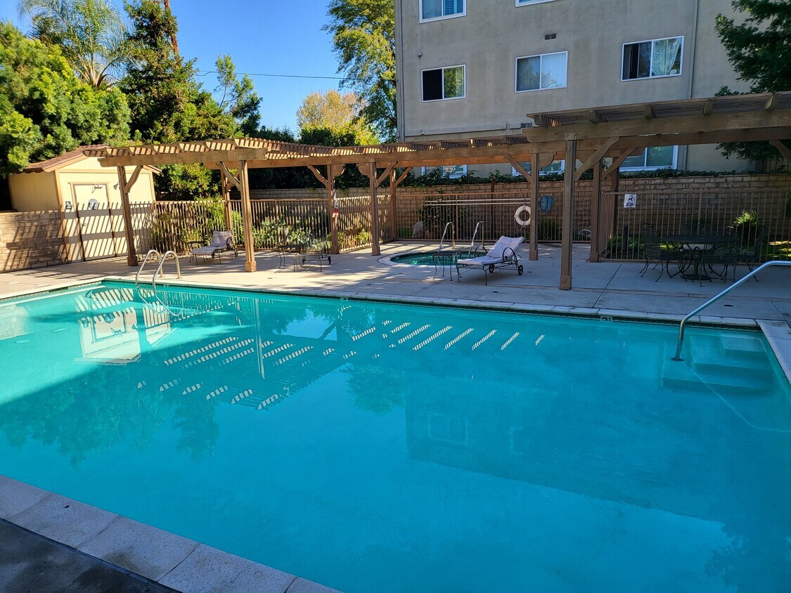 10715 Camarillo St Unit 102, North Hollywood, CA 91602 Condo for Rent