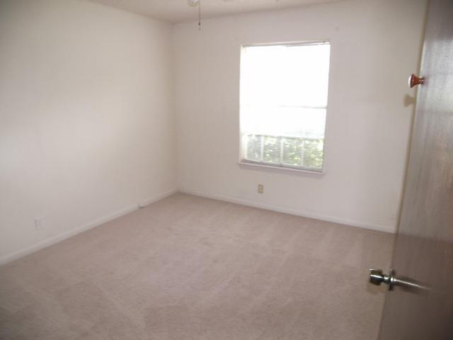 Foto del edificio - 10108 Woodland Village Dr