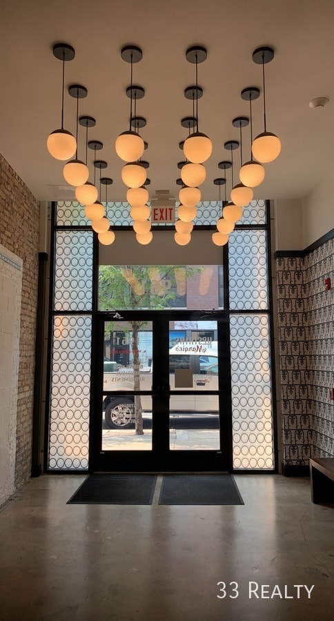 Building Photo - Newly Renovated Studio w/Murphy Bed Avail Now