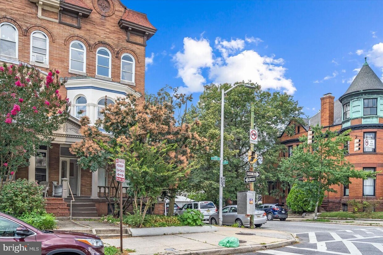 Primary Photo - 2846 N Calvert St