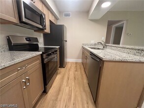 Building Photo - 5305 Summerlin Rd