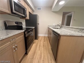 Building Photo - 5305 Summerlin Rd
