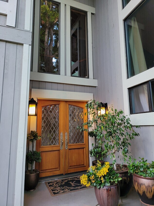 Primary Photo - 143 S Stonebrook Dr