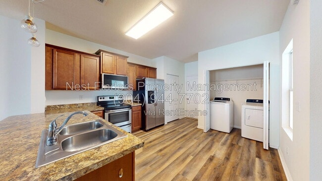 Building Photo - 72 Whitland Wy