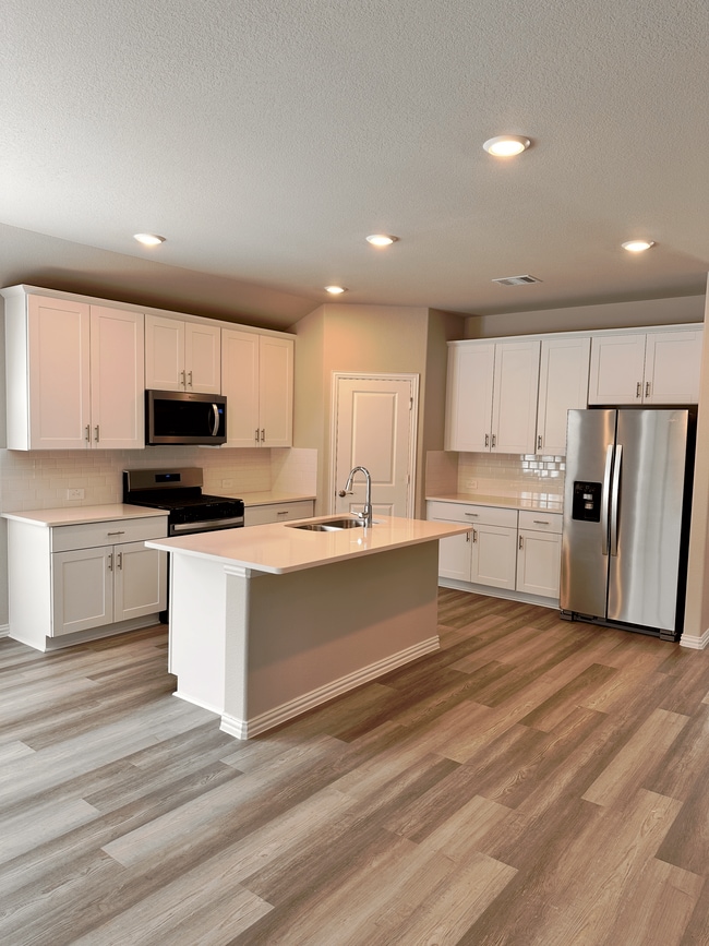 Building Photo - 2217 Dunbar Dr