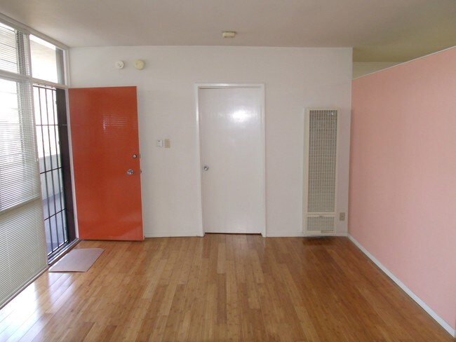 Foto del edificio - 2352 Duane St