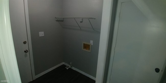 Building Photo - 435 E Castle St