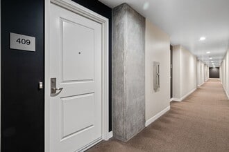 Building Photo - 1080 Park Blvd