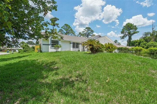 Building Photo - 2670 Bentley Dr