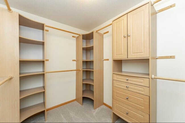 Foto del edificio - 5987 Sandcherry Pl NW