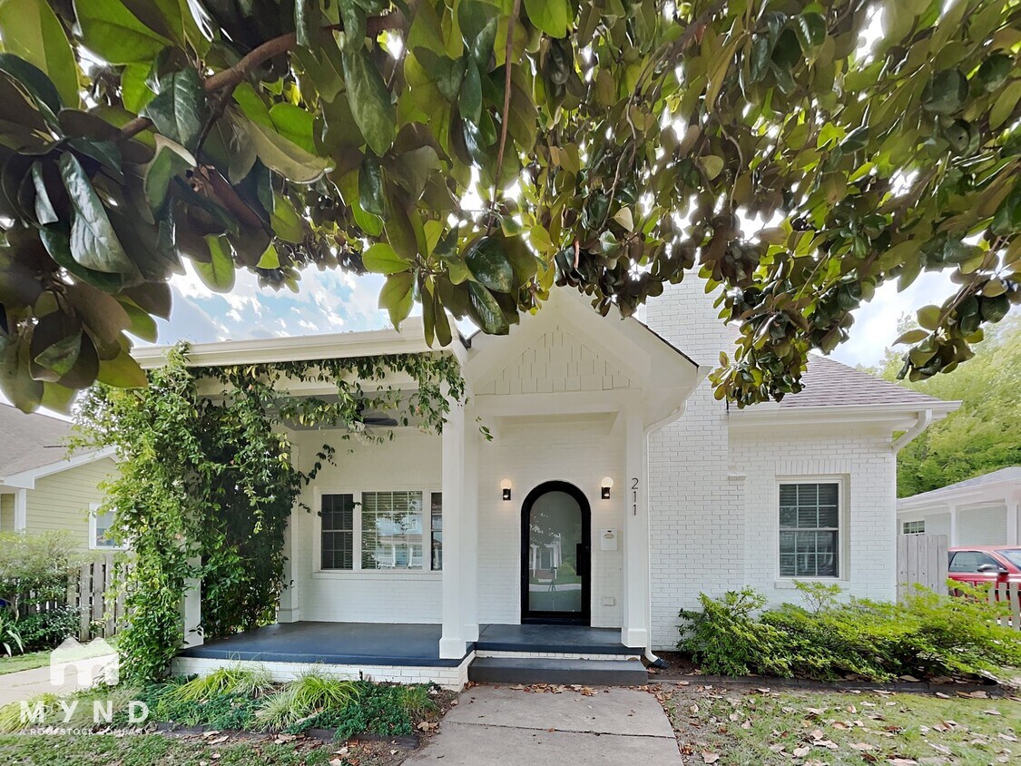 Foto principal - 211 Idlewild Ave