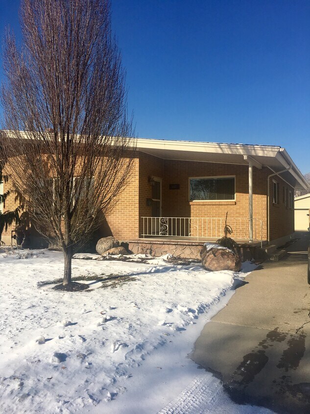 1857 E Mary Dott Way, Salt Lake City, UT 84106 Townhome Rentals in