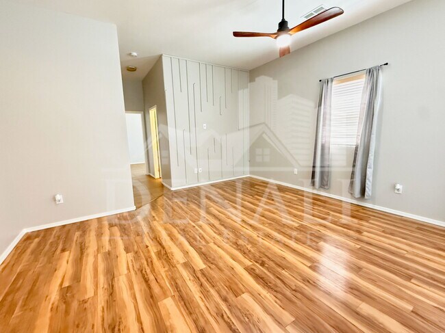 Foto del edificio - 9233 E Neville Ave