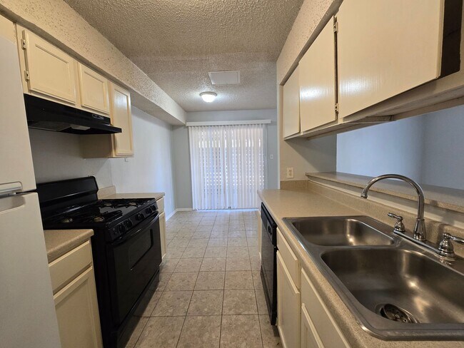 Building Photo - 1309 Southport Dr