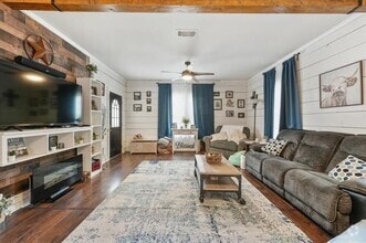 Building Photo - 408 Wood St