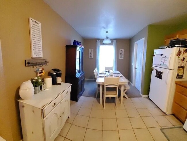 Foto del edificio - 705 Elliott Ln