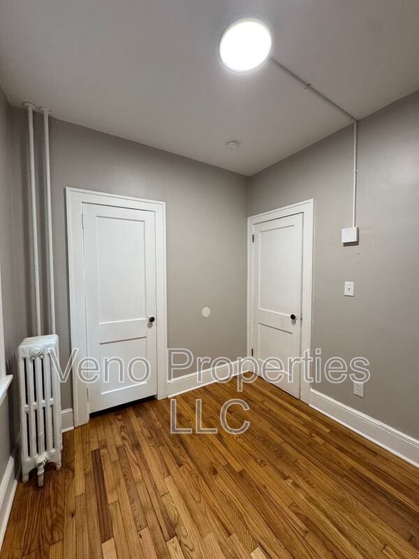 Building Photo - 179 9th St