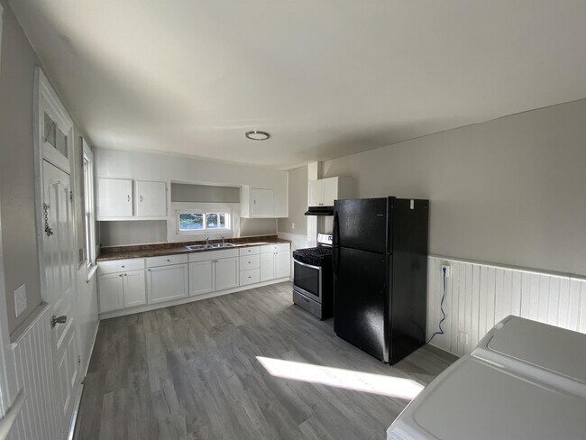 Foto del edificio - 1340 W College Ave