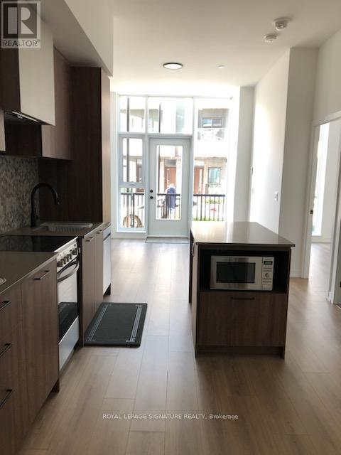 Photo du bâtiment - 10 Lagerfeld Dr