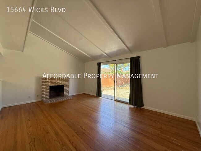 Foto del edificio - 15664 Wicks Blvd