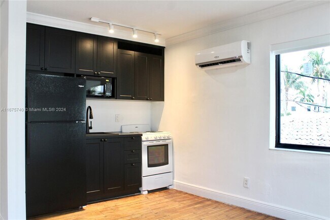 Foto del edificio - 5907 N Ocean Dr