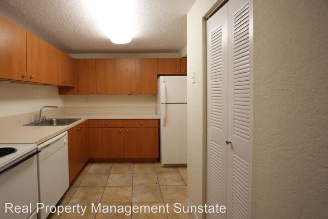 Building Photo - 431 Executive Center Dr