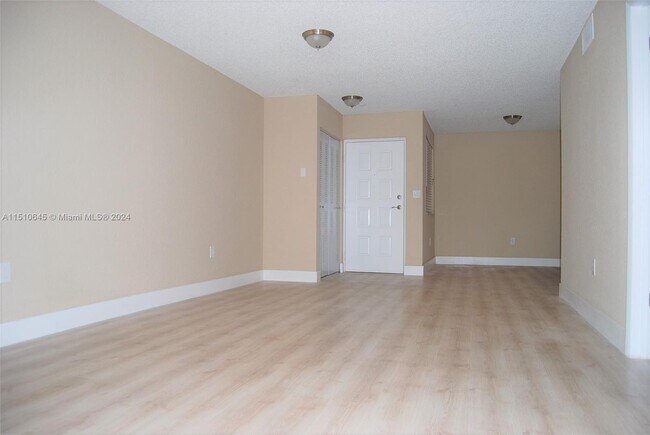 Building Photo - 2803 N Oakland Forest Dr