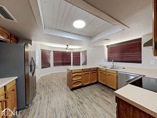 Foto del edificio - 7267 W Charter Oak Rd