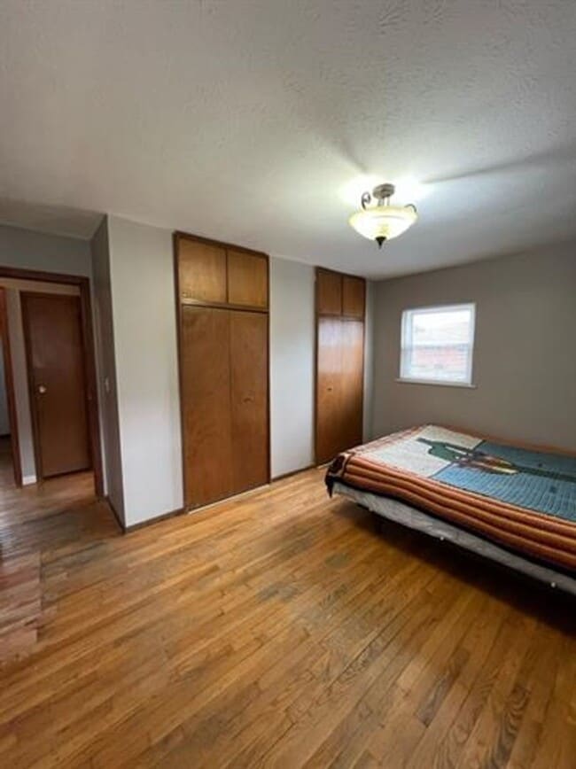 Building Photo - Cozy three bedroom in Saint Albans