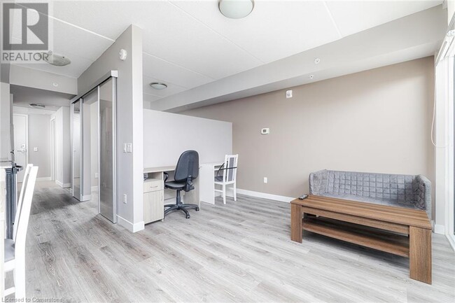 Building Photo - 308 Lester St